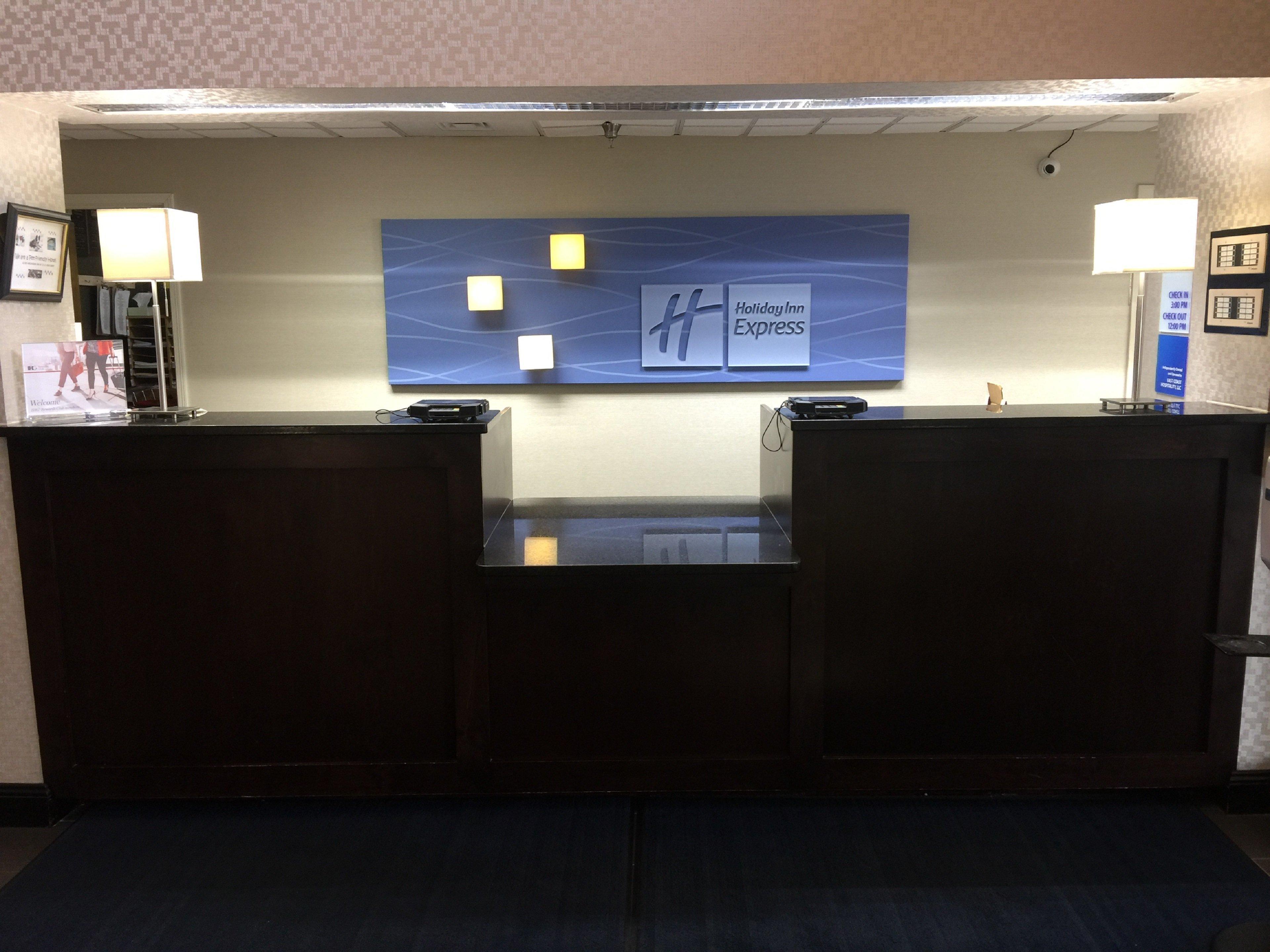 Holiday Inn Express Hotel & Suites Sanford By Ihg Екстериор снимка