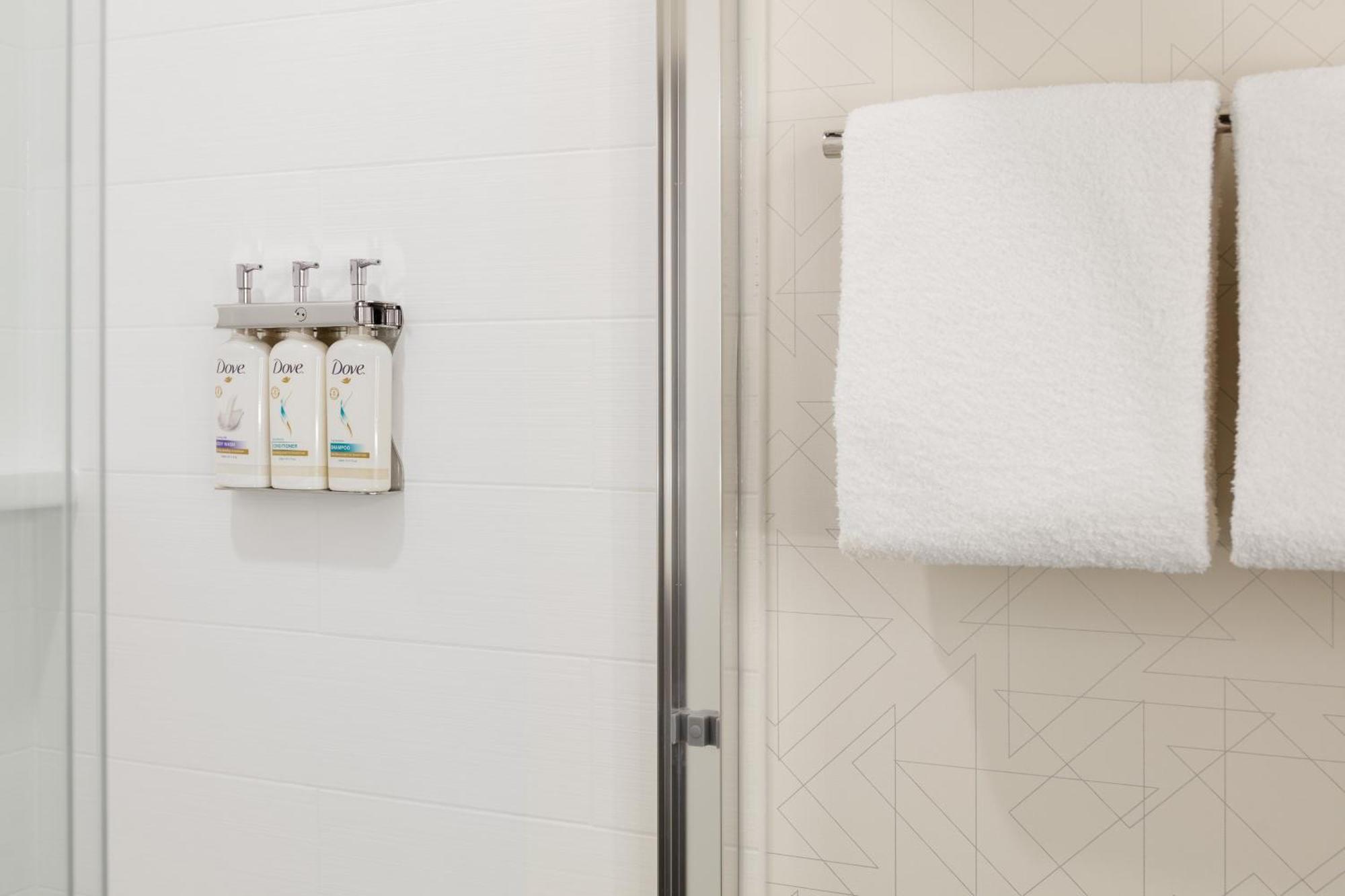 Holiday Inn Express Hotel & Suites Sanford By Ihg Екстериор снимка