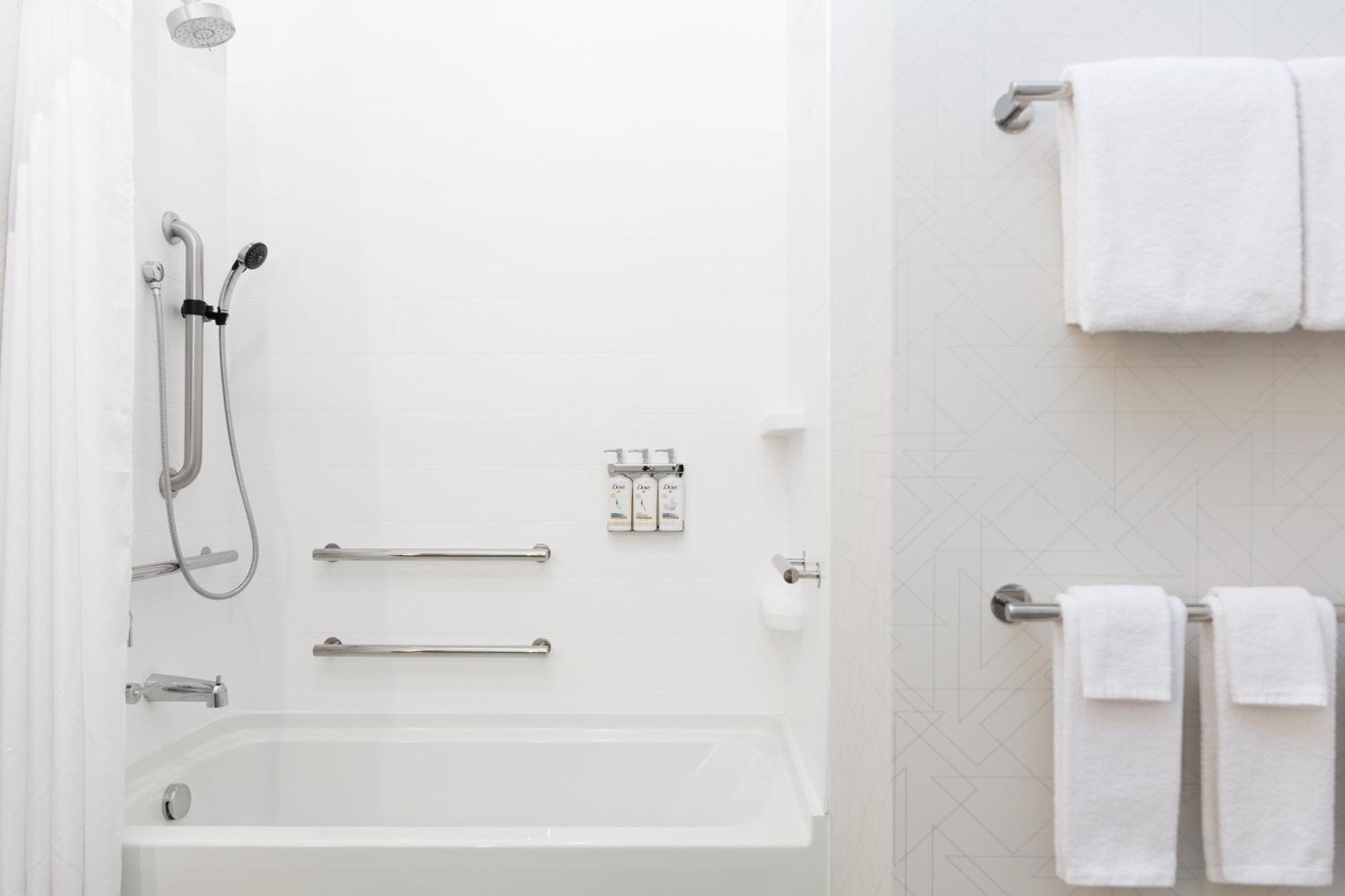 Holiday Inn Express Hotel & Suites Sanford By Ihg Екстериор снимка
