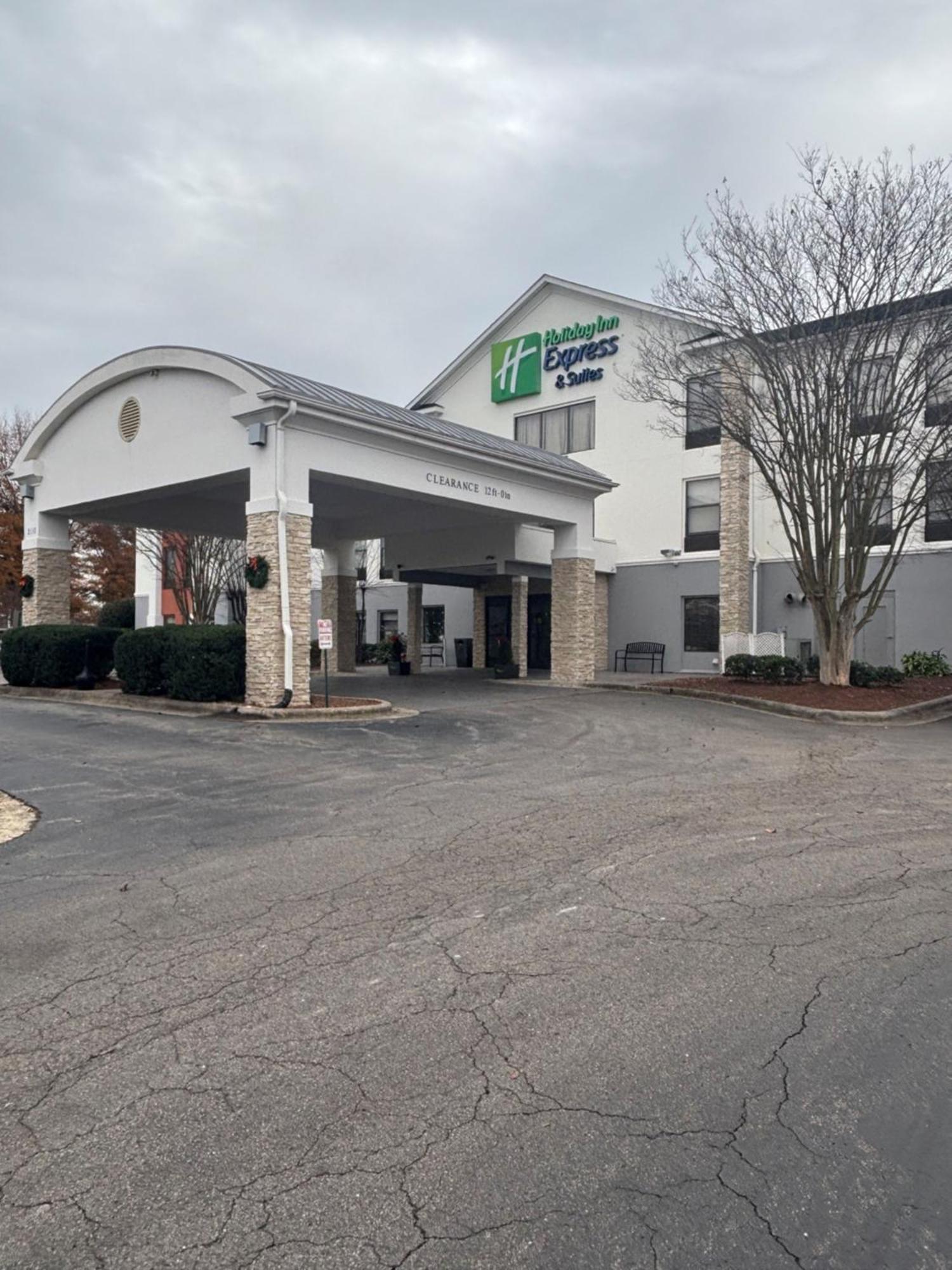 Holiday Inn Express Hotel & Suites Sanford By Ihg Екстериор снимка