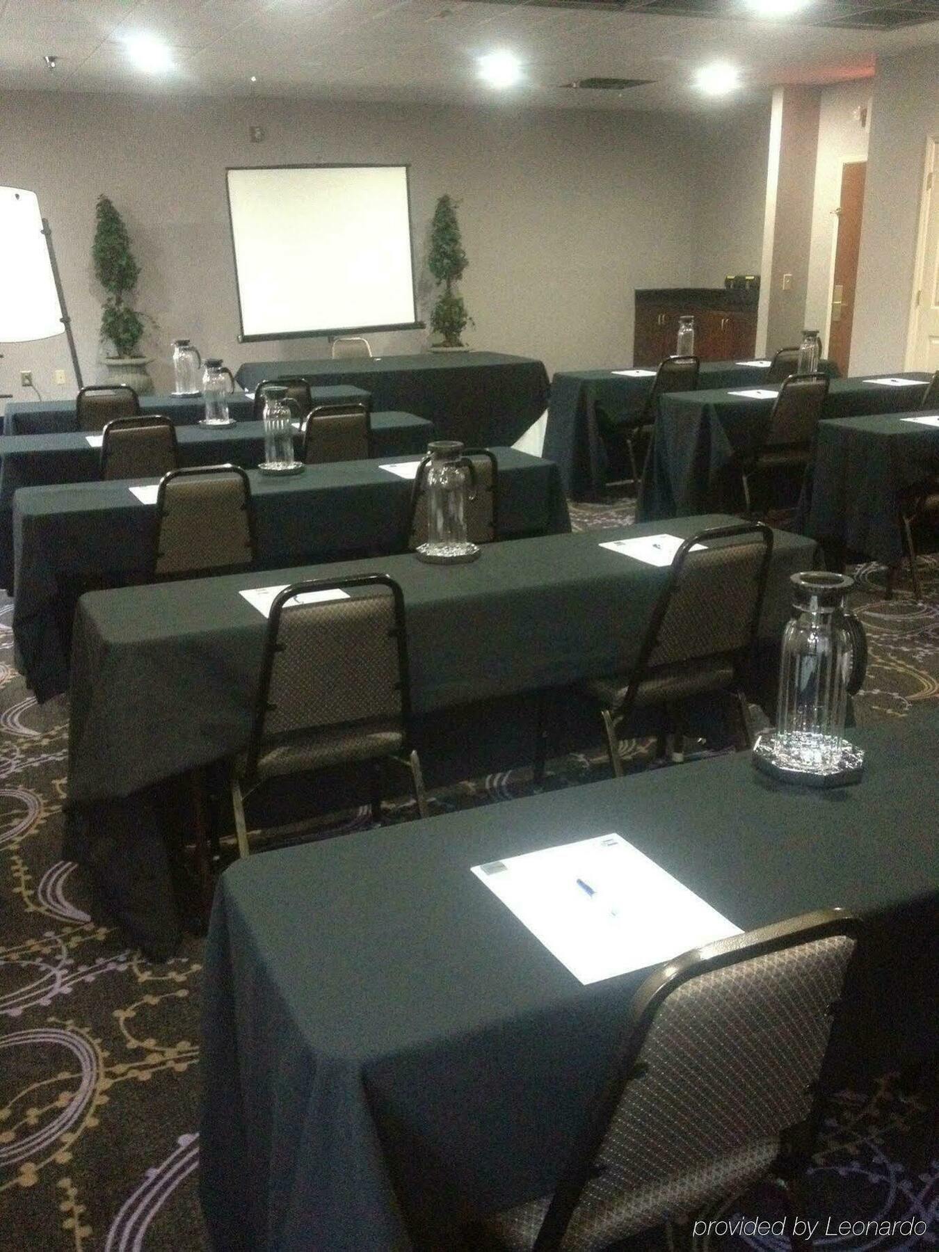 Holiday Inn Express Hotel & Suites Sanford By Ihg Екстериор снимка